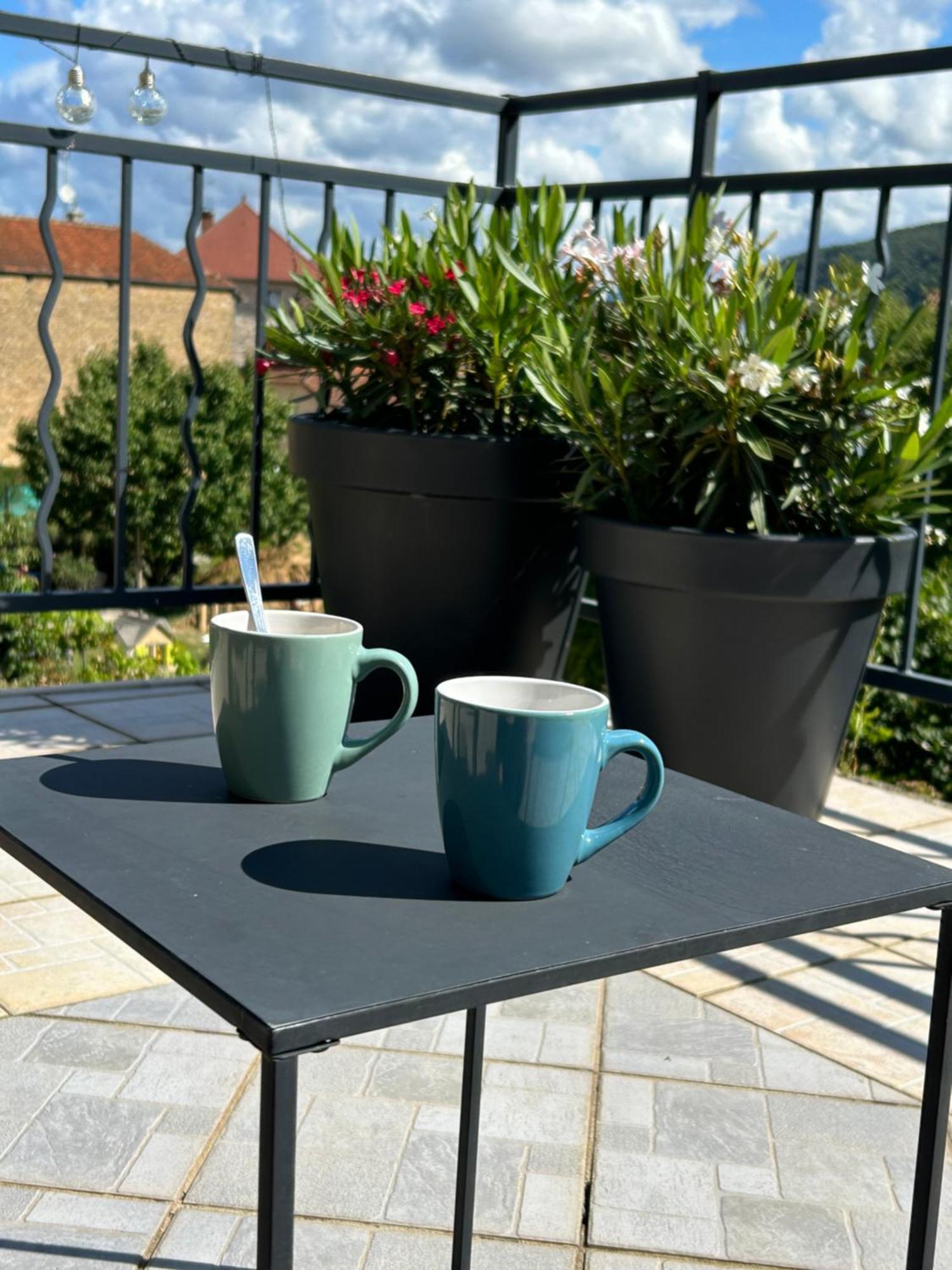 Les Glycines Villa Hieres-Sur-Amby Bagian luar foto