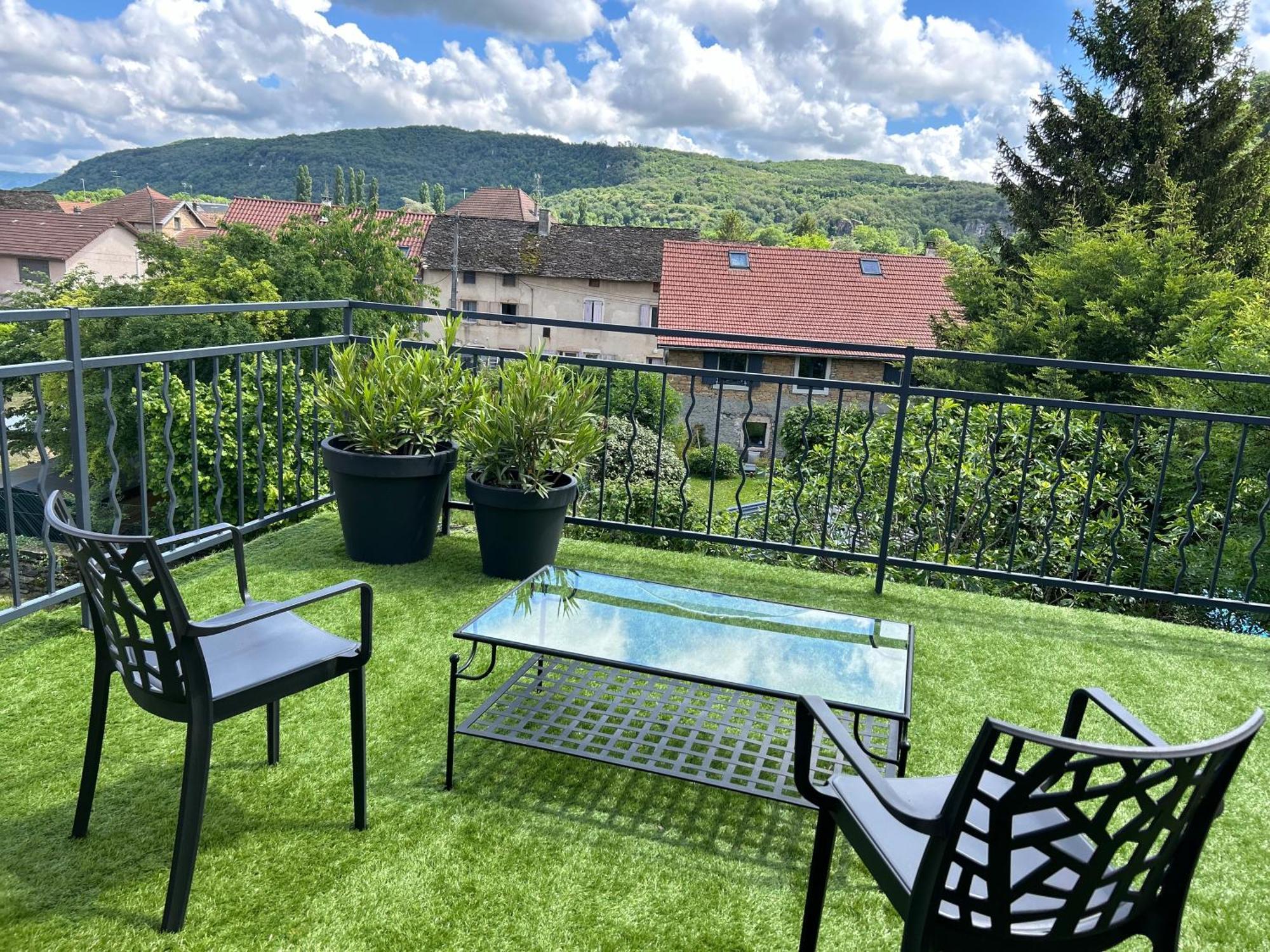 Les Glycines Villa Hieres-Sur-Amby Bagian luar foto